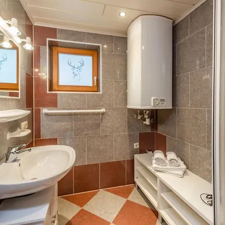 Апартаменты Auschloessl Reiteralm - 5 Minutes Walk To Cablecar *